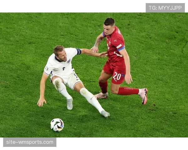 米林科维奇萨维奇中场调度 塞尔维亚国脚掌控比赛节奏